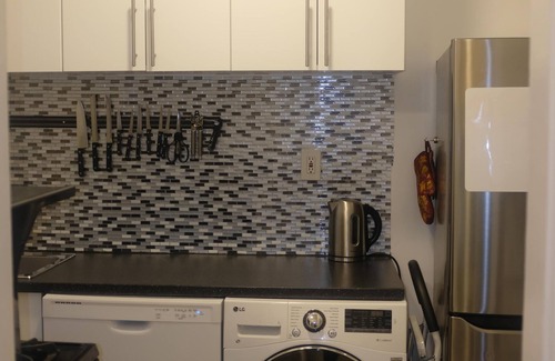 Highbridge Apartment | Modern Home at Yankee Stadium - 20 mins to Midtown!