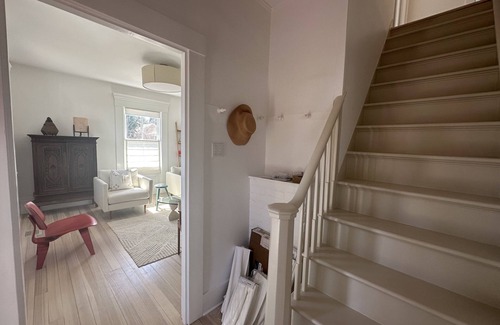 Vineyard Haven House | Modern Home close to Steamship and Downtown Vineyard Haven!