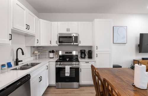 Denver Heights House | Modern Home - cowboy pool & more! mins from Riverwalk, Alamodome, Frost, AFB!