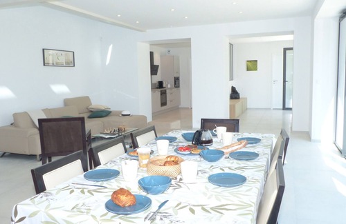 Plouhinec House | Modern Home facing the sea