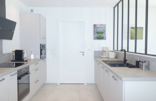 Plouhinec House | Modern Home facing the sea