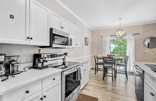 Southwest Raleigh House | Modern Home Near NCSU and Downtown
