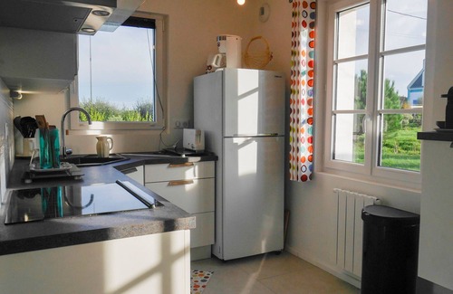 Locmaria House | Modern Home with Garden, Near Beaches & Shops, 3* Comfort
