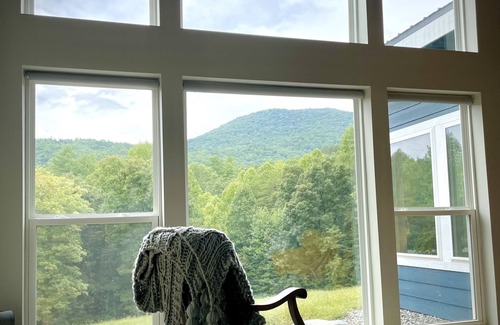 Ellijay House | Modern home, year-round mountain view, 30acres, hot tub, orchards & wineries