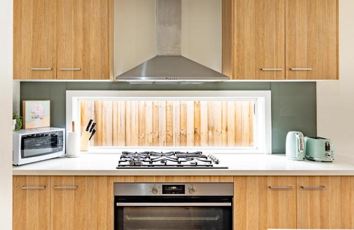 Clyde Villa | Modern Homely House in Clyde