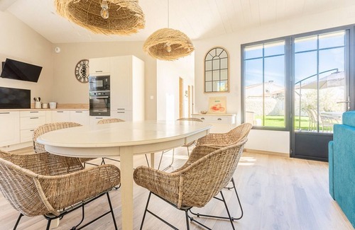 Le Bois-Plage-en-Re House | Modern house with enclosed garden for 4 ppl