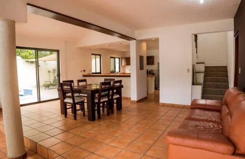 La Paz House | Modern house, downtown location, and private pool