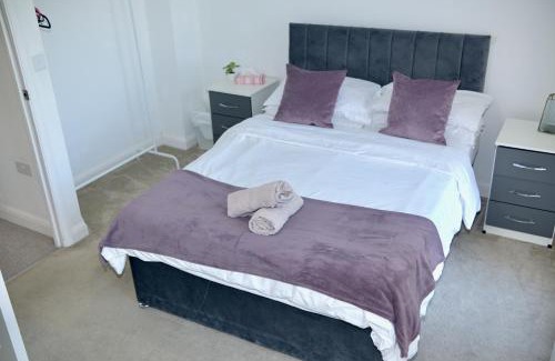 Bordesley House | Modern house in City Centre with private parking and gated property