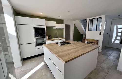 Plouhinec Villa | Modern house in Plouhinec with enclosed garden, Wifi, pets allowed, near beaches