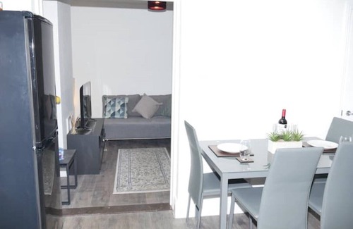 Northampton Apartment | Modern House Near Northampton City Centre - 4 Bed