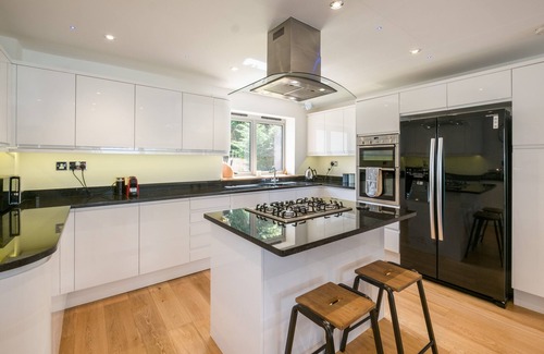 Cowes House | Modern House with amazing views sleeps 10-12