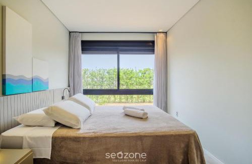 Praia do Rosa House | Modern house with pool next to Surfland ROI00