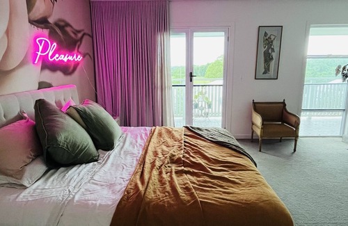 Bangalow Other | Modern Jungle Home in Heritage village 15 min to beaches