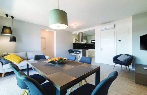 Kastel Novi Villa | Modern Kastel Villa with Private Pool, Gym, and Large Outdoor Space - Eight Bedroom Villa