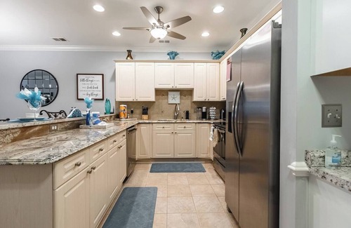 Central Myrtle Beach Apartment | Modern lake life on the first floor