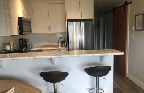 Youbou Cottage | Modern, Lakefront Resort Style Suite-1st Class Location, Resort & Cottage suite.