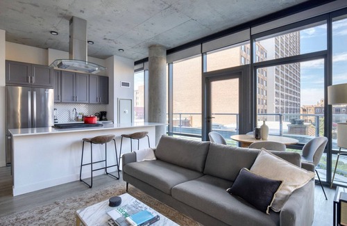 Lake View East Apartment | Modern Lakeview 2BR w/Roftop & Gym, nr Trail & Park, by Blueground