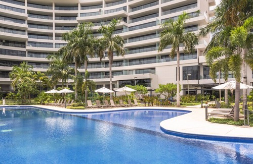 Merida Municipality Apartment | Modern Lakeview Condo in Cabo Norte