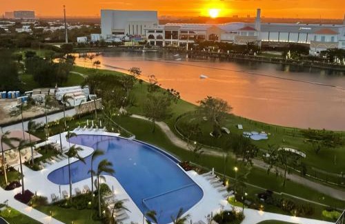 Merida Municipality Apartment | Modern Lakeview Condo with Pool and Gym by LAHOS