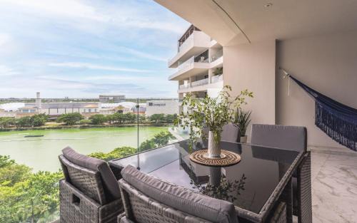 Merida Municipality Apartment | Modern Lakeview Condo with Pool and Gym by LAHOS