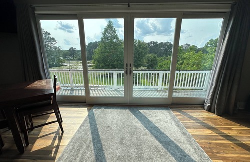 Moncks Corner Apartment | Modern Lakeview Studio/Peaceful Executive Retreat near Charleston, SC