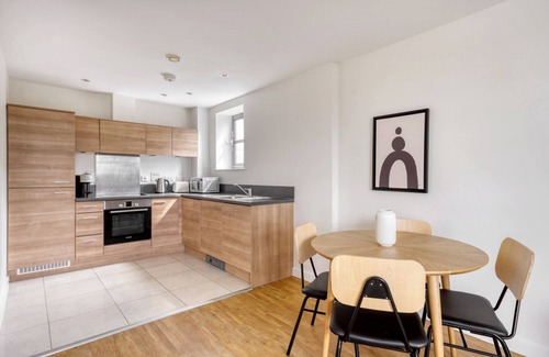 Limehouse Apartment | Modern Limehouse 1BR w/Balcony, nr Tube, by Blueground