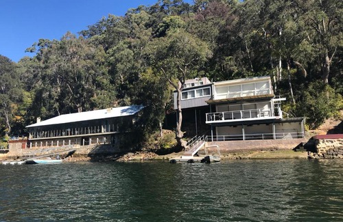 Berowra Waters House | Modern Living House with Spectacular Berowra Waters Views