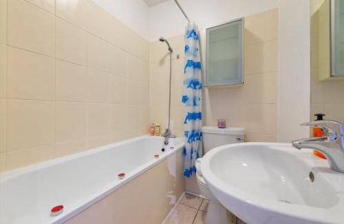 London City Centre Apartment | Modern Living in the Heart of Covent Garden! No Lift 6BC