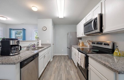 Livingston House | Modern Livingston Home In Gated Lakeside Community