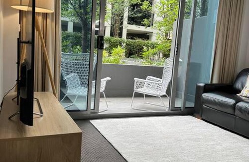 Capital Hill Apartment | Modern Loft Retreat in Barton Canberra ACT near Parliament House