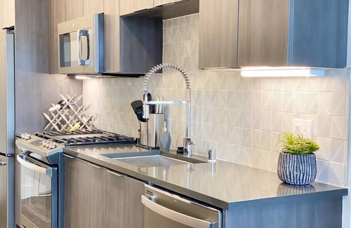 Milpitas Apartment | Modern Luxe Apartment in Heart of Silicon Valley