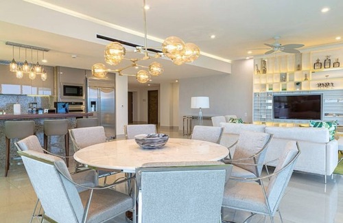 Puerto Juarez House | Modern Luxurious 3-Bedroom Oceanfront Suite - SPACE AVAILABLE BOOKING