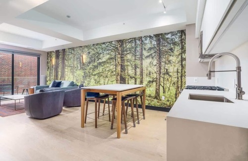 Berkeley Condo | Modern & Luxurious Apt in Prime Denver Location!