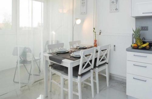 Velika Gorica Apartment | Modern & Luxury APT Zagreb Airport W free WiFi - One Bedroom Apartment