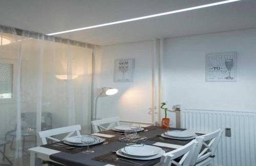 Velika Gorica Apartment | Modern & Luxury APT Zagreb Airport W free WiFi - One Bedroom Apartment