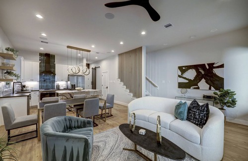 Northside House | Modern Luxury Dream Home 6 minutes from Downtown. SLEEPS 8