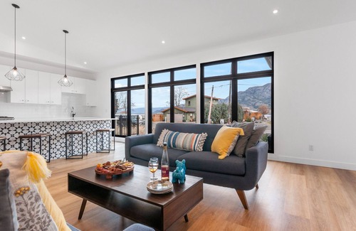 Okanagan-Similkameen House | Modern luxury family bungalow with direct access to Skaha Lake in Kaleden.