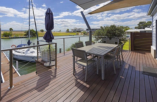 Paynesville House | Modern luxury holiday property on the canals with stunning views