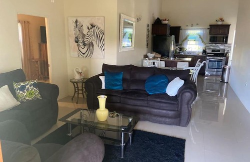 Claremont House | Modern Luxury King Palace QPP