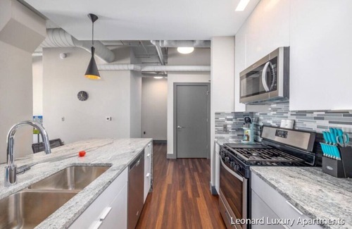Nelson Apartment | Modern Luxury with 2 King Beds & Water Views - Leonard Building