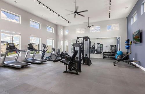 Magnolia House | Modern Magnolia Cottage Pool and Gym Access