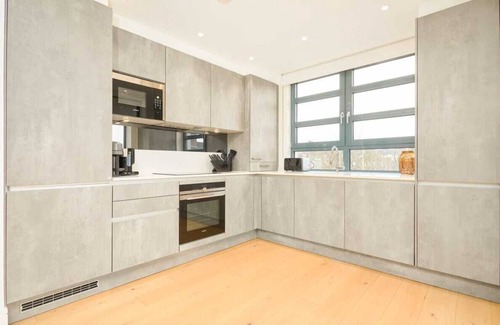 St. Johns Wood Apartment | Modern Marylebone apartment with balcony