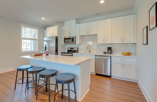 Melrose Cottage | Modern Melrose-sleeps 8- Mins to Downtown Broadway