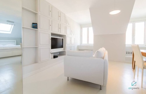 Wahring Apartment | MODERN, MINIMALIST APARTMENT IN VIENNA