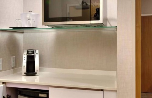 Moab Hotel | Modern Moab Suites with Pool, Minutes from Arches and Canyonlands National Parks