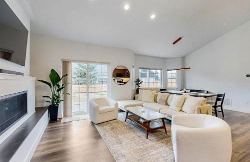 Columbia Falls House | Modern Mountain View Escape