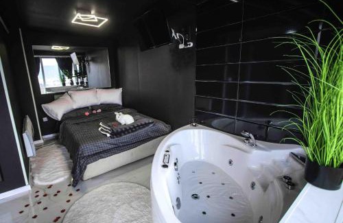 East Sarajevo Villa | Modern Mountain Villa House with Private Pool, Jacuzzi & Sauna - Sarajevo Trebevic