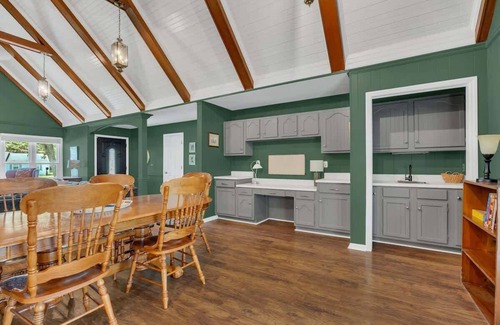 Murfreesboro House | Modern Murfreesboro Retreat ,Sleeps 8