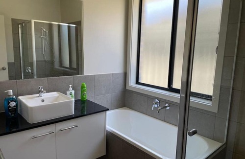 Munno Para House | Modern New 4BR Spacious Peaceful Family Home