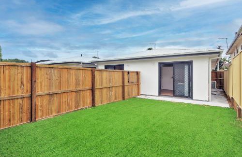 Kuraby House | Modern New-Build Peaceful Home Studio